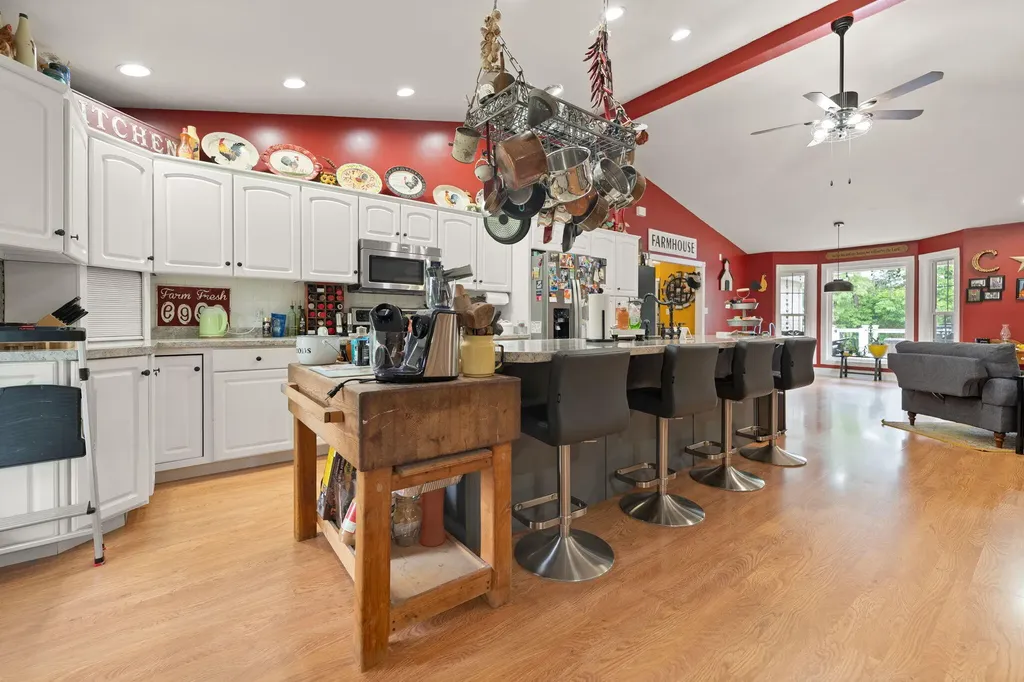 5764 E Kentucky 619 Russell Springs KY 42642