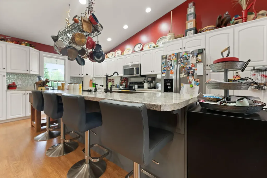 5764 E Kentucky 619 Russell Springs KY 42642