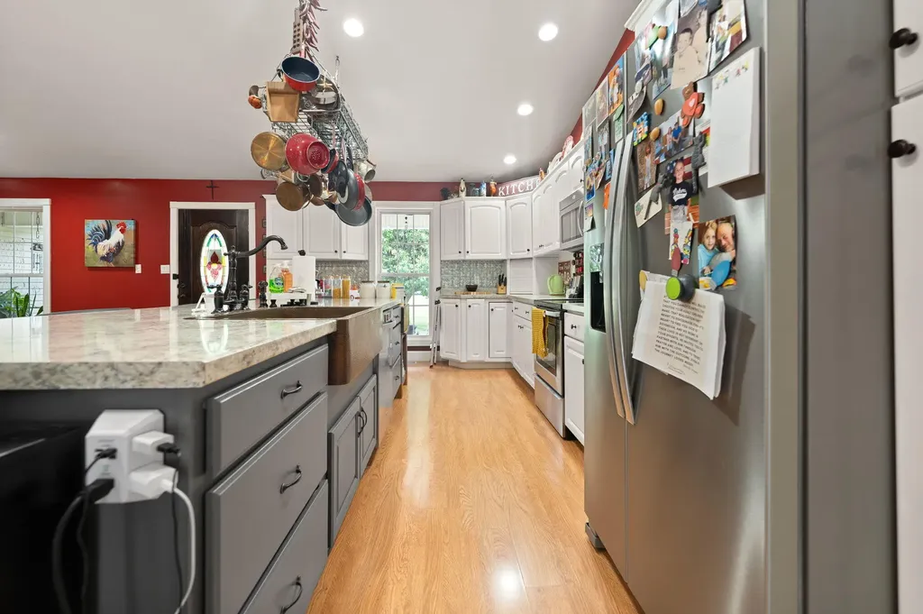 5764 E Kentucky 619 Russell Springs KY 42642