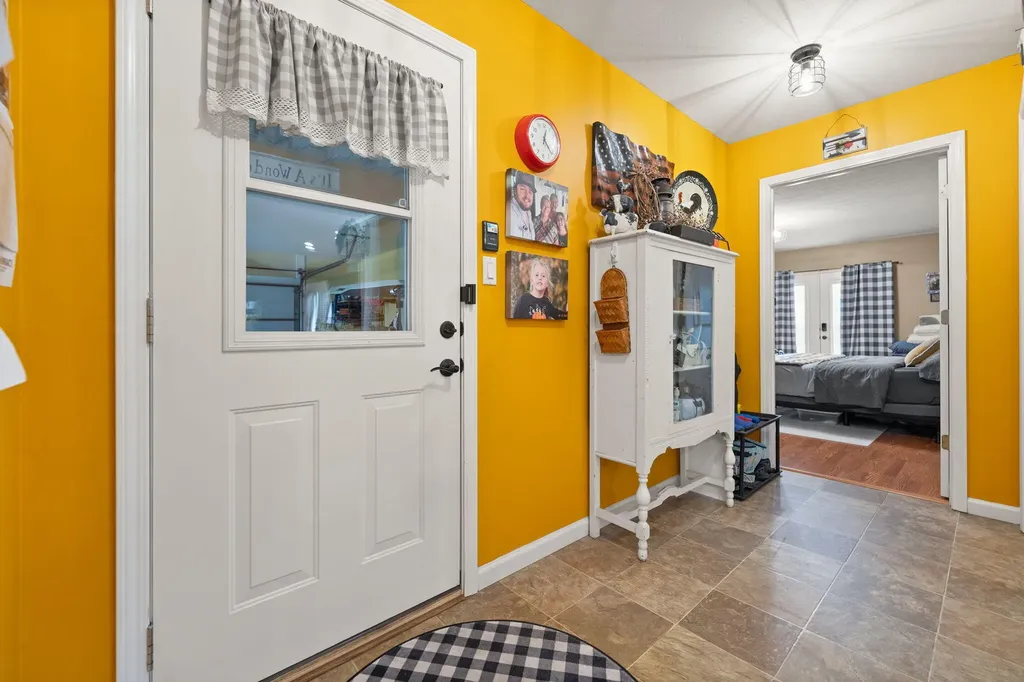 5764 E Kentucky 619 Russell Springs KY 42642