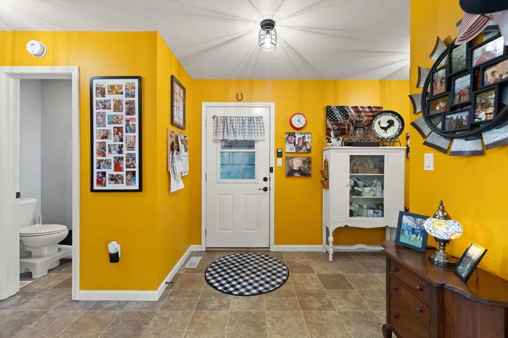 5764 E Kentucky 619 Russell Springs KY 42642