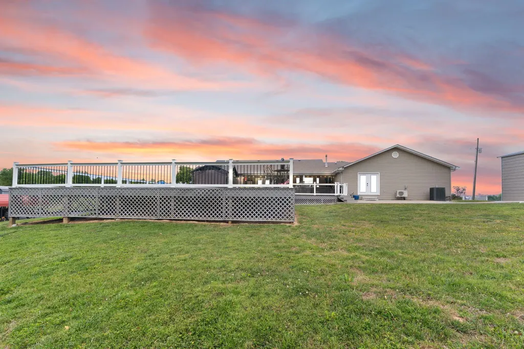5764 E Kentucky 619 Russell Springs KY 42642