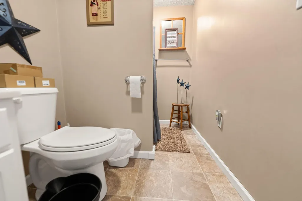 5764 E Kentucky 619 Russell Springs KY 42642
