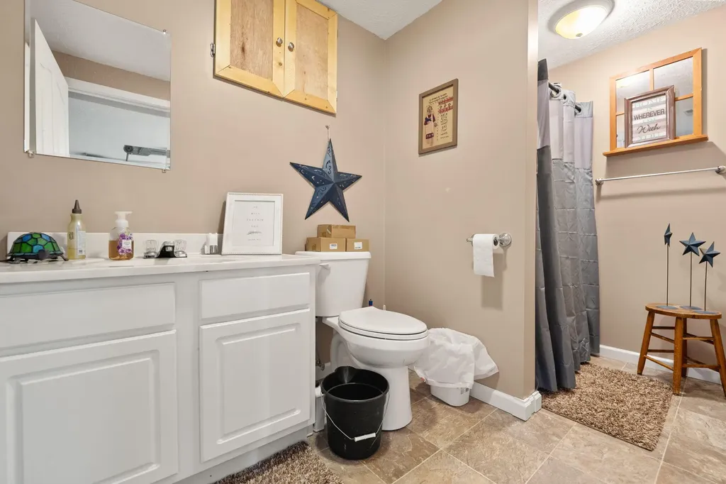5764 E Kentucky 619 Russell Springs KY 42642