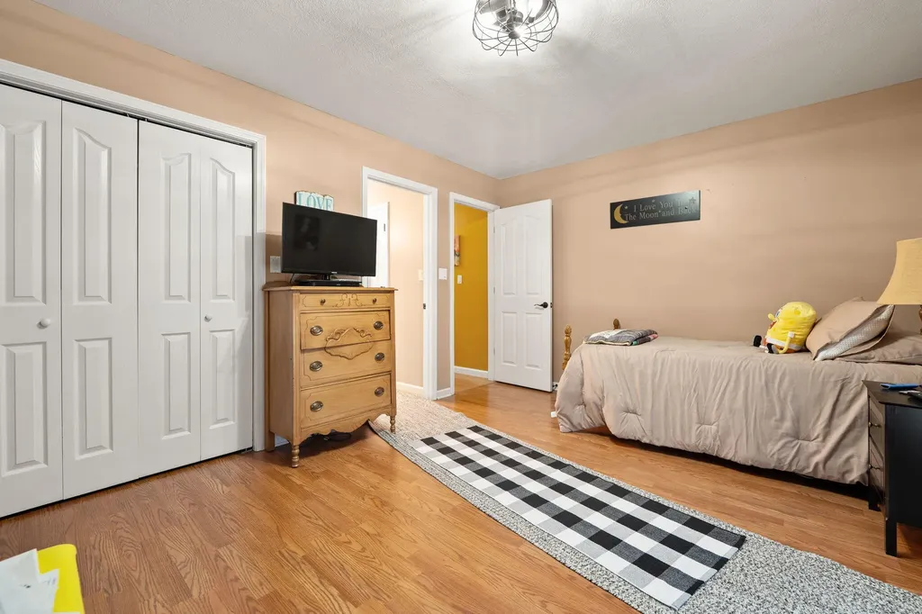 5764 E Kentucky 619 Russell Springs KY 42642
