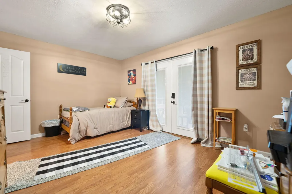 5764 E Kentucky 619 Russell Springs KY 42642