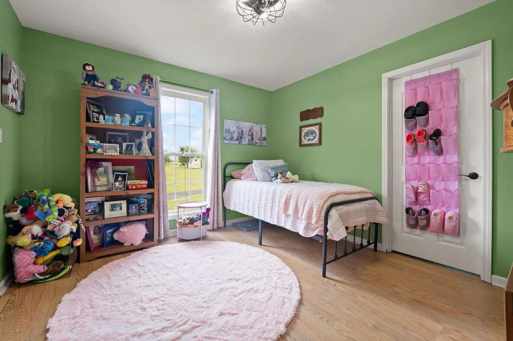 5764 E Kentucky 619 Russell Springs KY 42642
