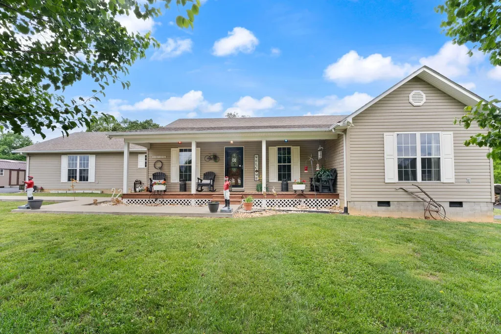 5764 E Kentucky 619 Russell Springs KY 42642