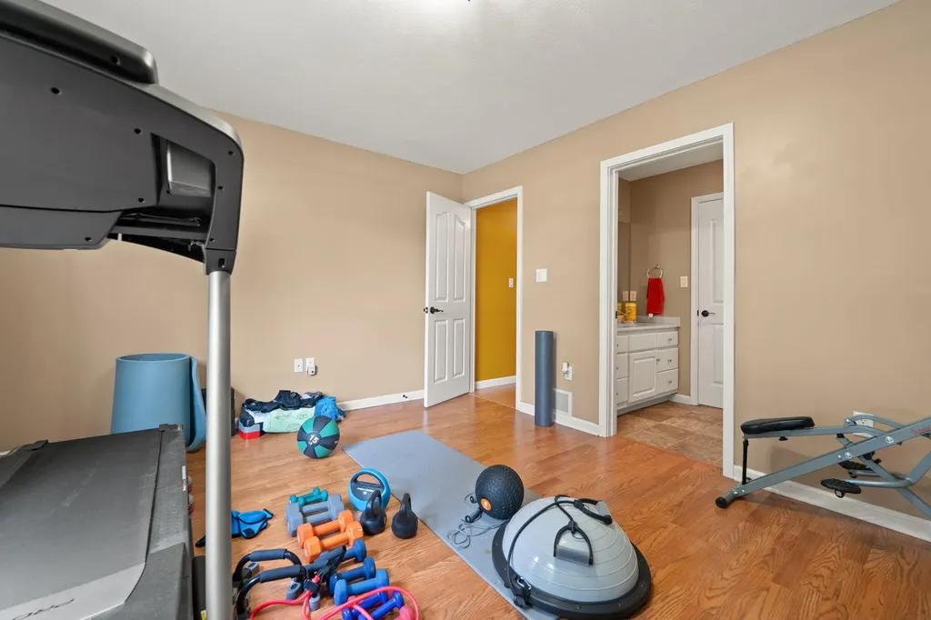 5764 E Kentucky 619 Russell Springs KY 42642
