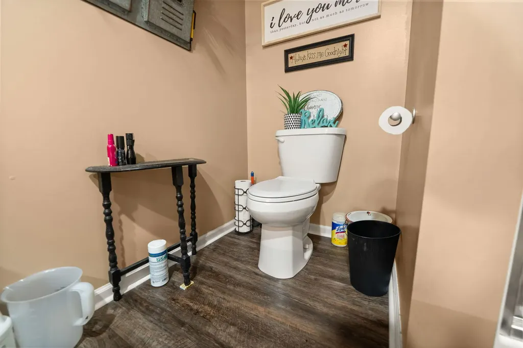 5764 E Kentucky 619 Russell Springs KY 42642