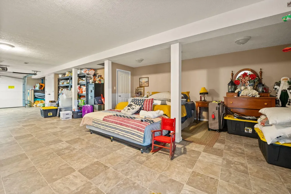 5764 E Kentucky 619 Russell Springs KY 42642