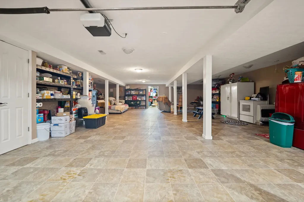 5764 E Kentucky 619 Russell Springs KY 42642