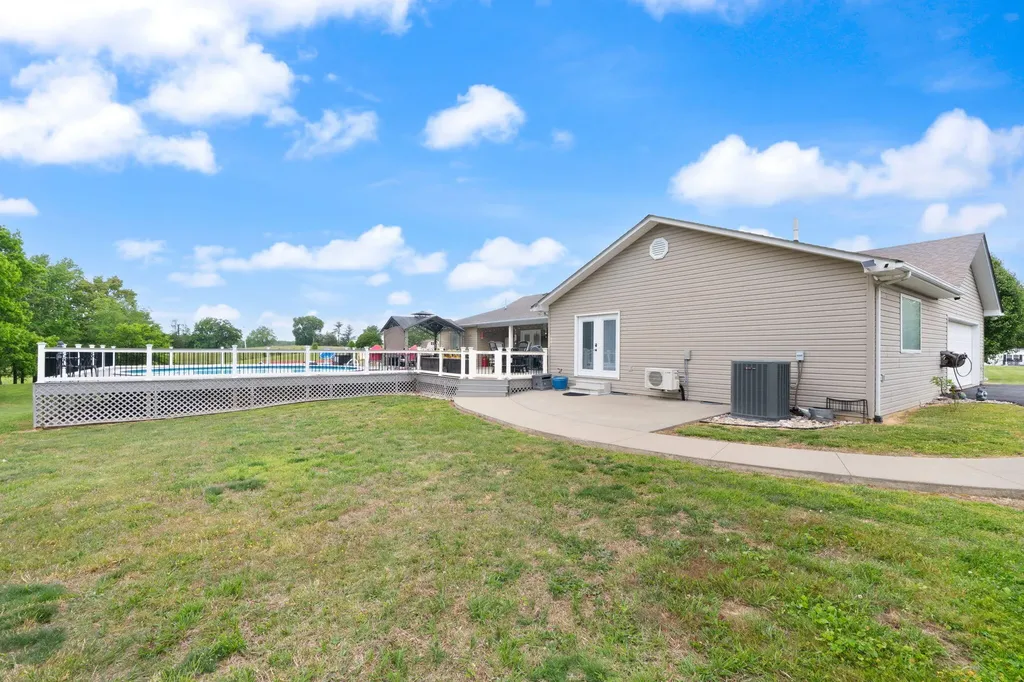 5764 E Kentucky 619 Russell Springs KY 42642