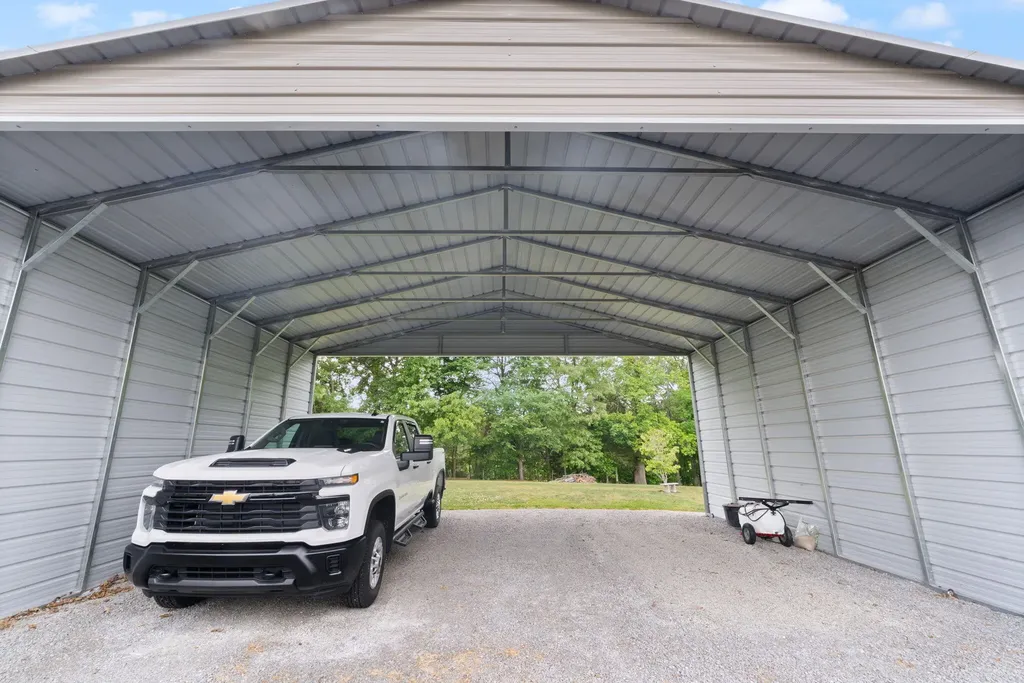 5764 E Kentucky 619 Russell Springs KY 42642