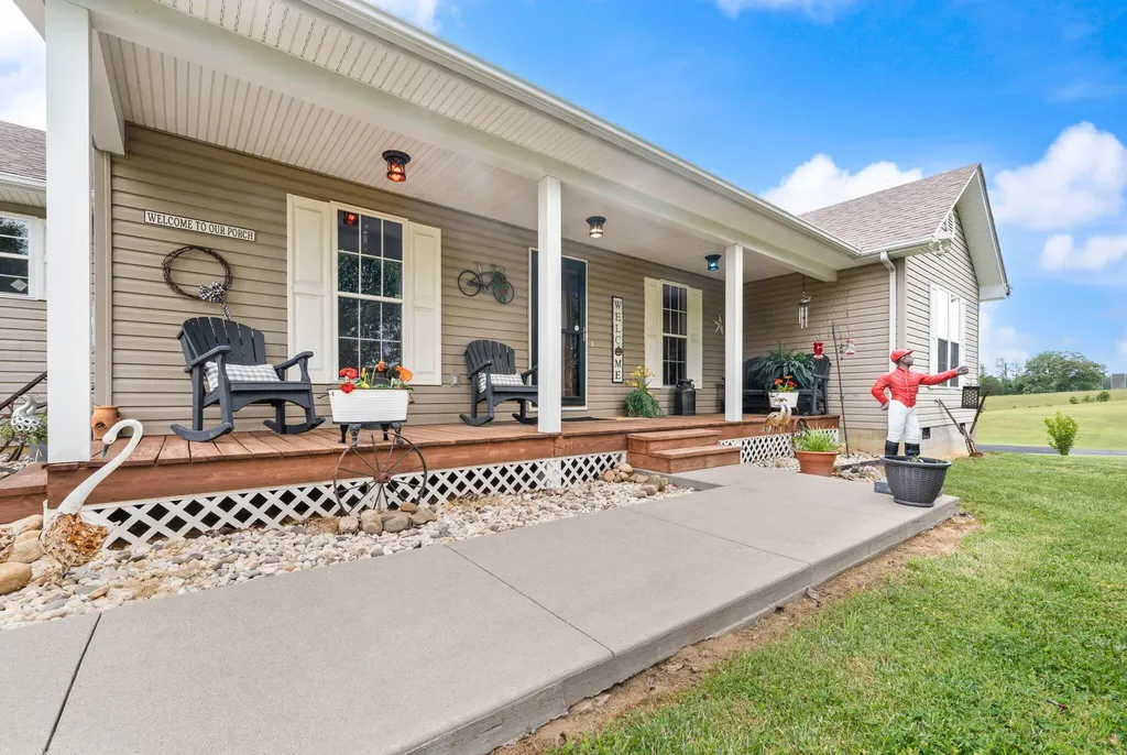 5764 E Kentucky 619 Russell Springs KY 42642
