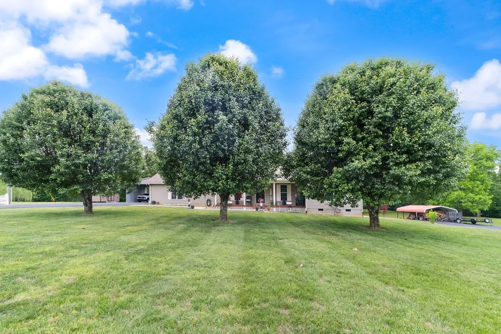 5764 E Kentucky 619 Russell Springs KY 42642