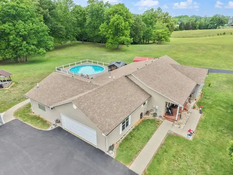 5764 E Kentucky 619 Russell Springs KY 42642