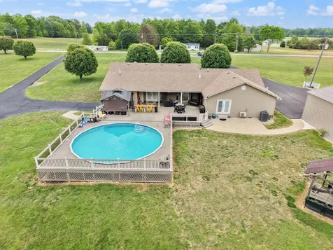 5764 E Kentucky 619 Russell Springs KY 42642
