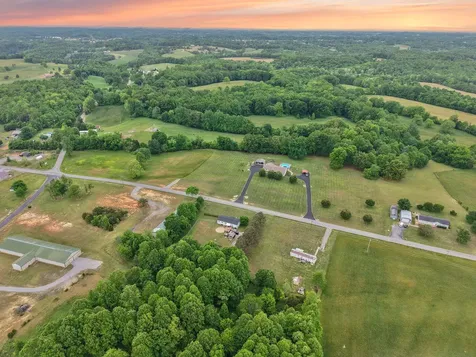 5764 E Kentucky 619 Russell Springs KY 42642
