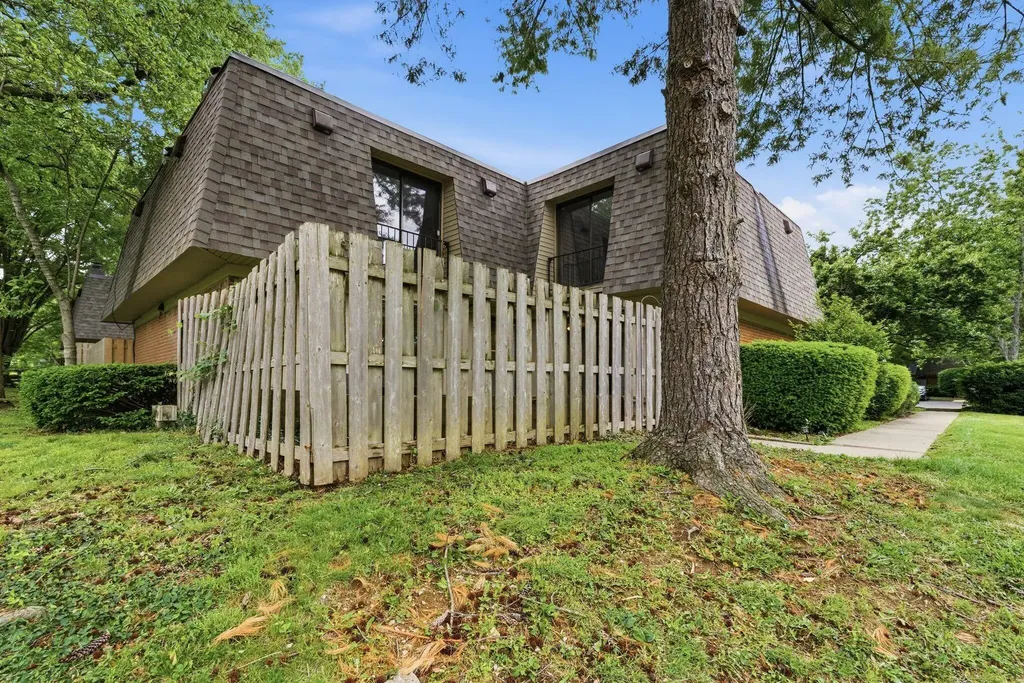 401 Redding Road Lexington KY 40517