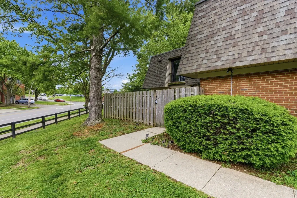401 Redding Road Lexington KY 40517