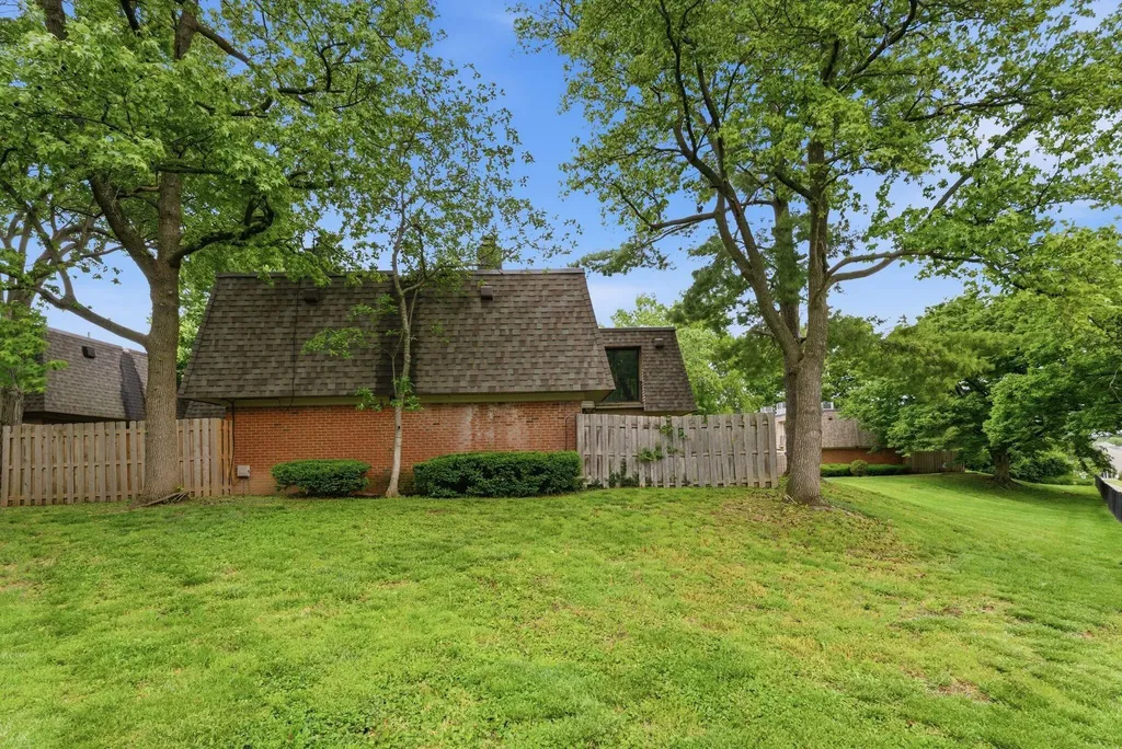 401 Redding Road Lexington KY 40517