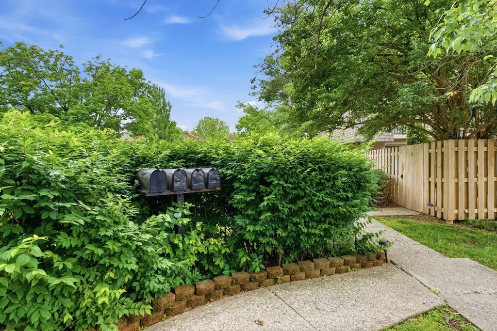 401 Redding Road Lexington KY 40517