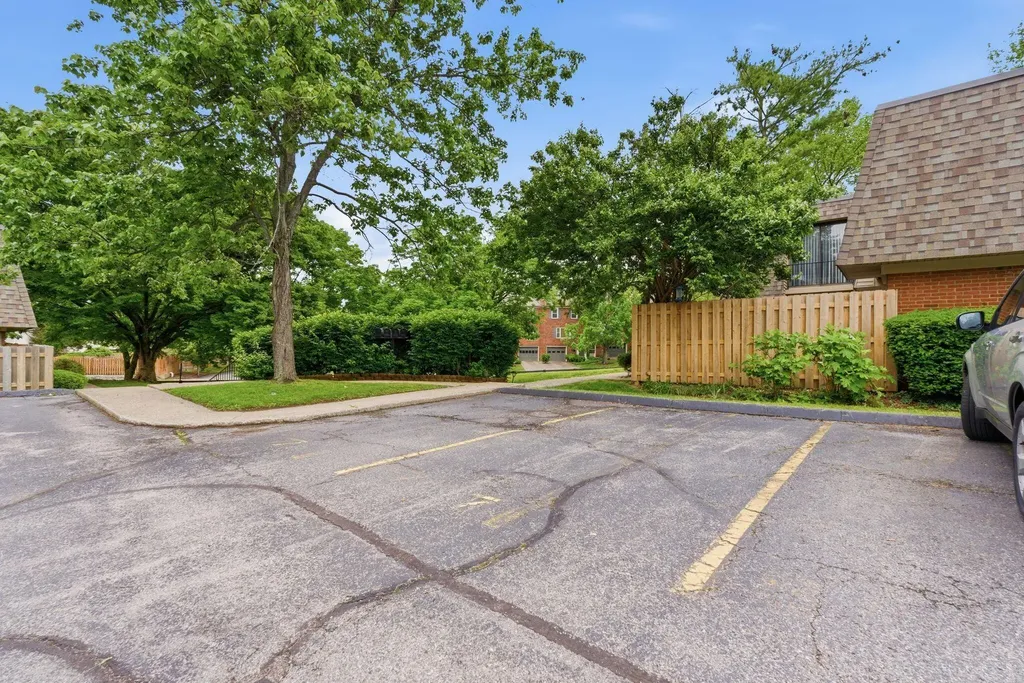401 Redding Road Lexington KY 40517