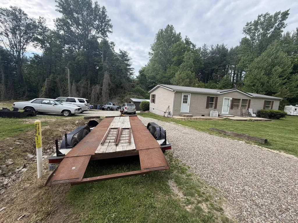 2591 Kentucky 8 Vanceburg KY 41179