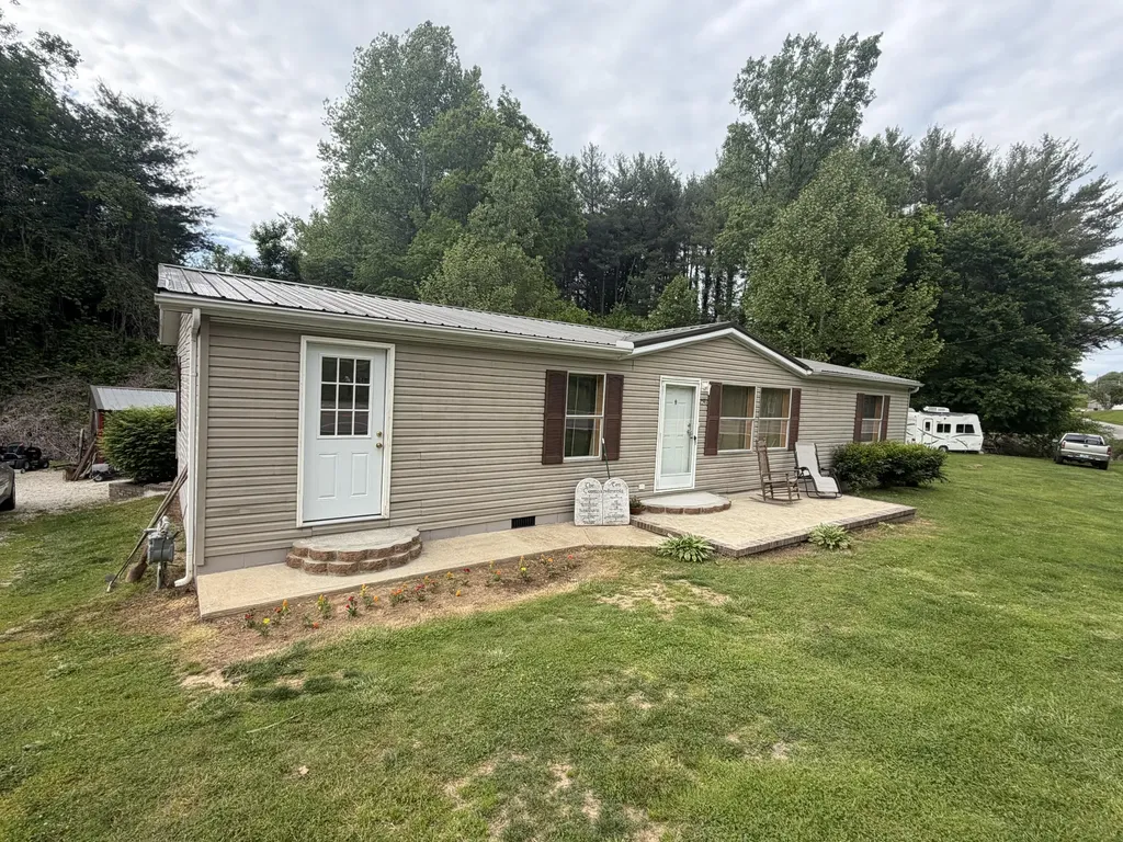 2591 Kentucky 8 Vanceburg KY 41179