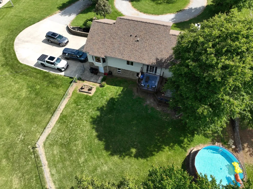 5865 Van Meter Road Winchester KY 40391