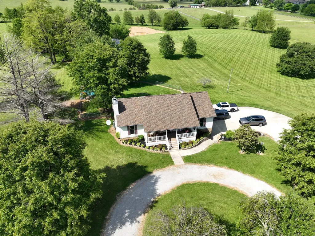 5865 Van Meter Road Winchester KY 40391