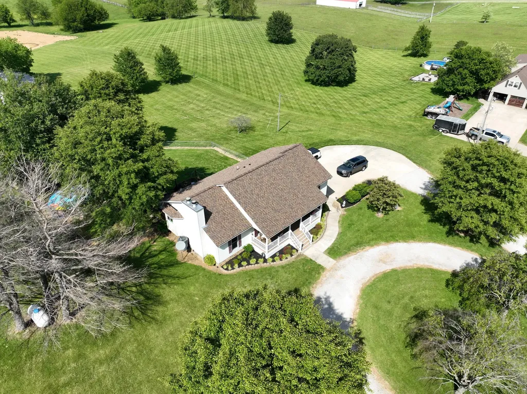 5865 Van Meter Road Winchester KY 40391