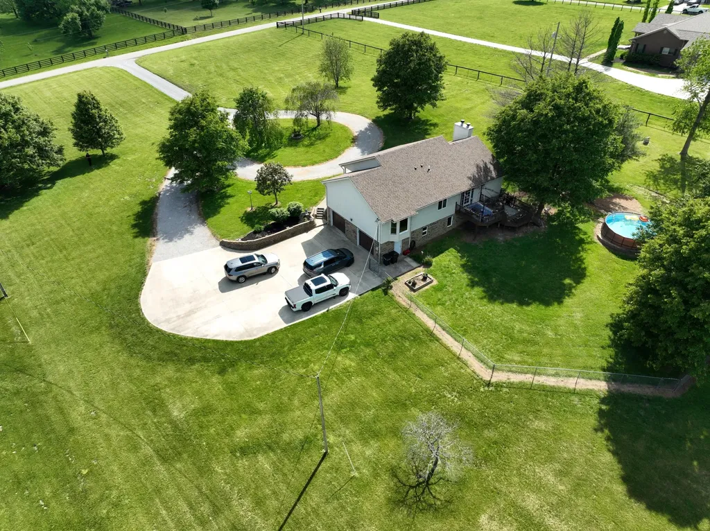 5865 Van Meter Road Winchester KY 40391