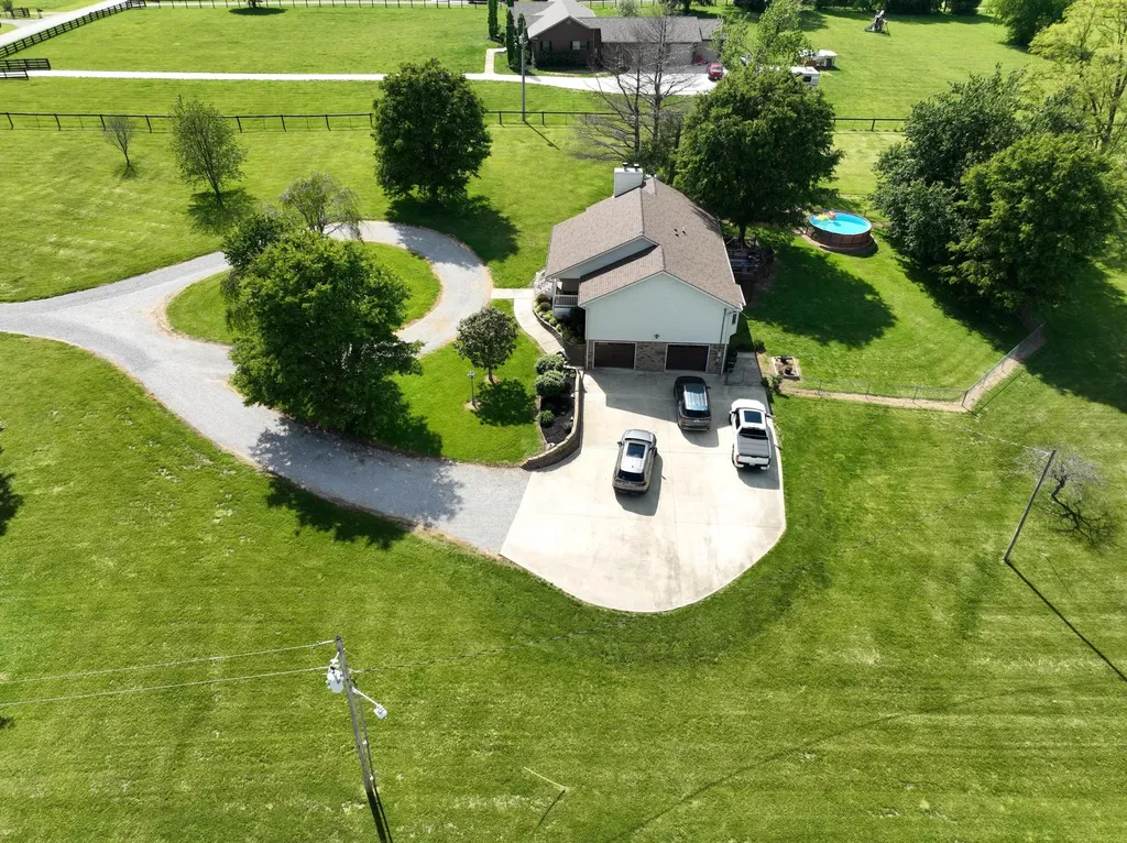 5865 Van Meter Road Winchester KY 40391
