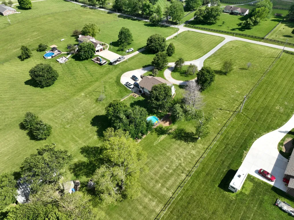 5865 Van Meter Road Winchester KY 40391