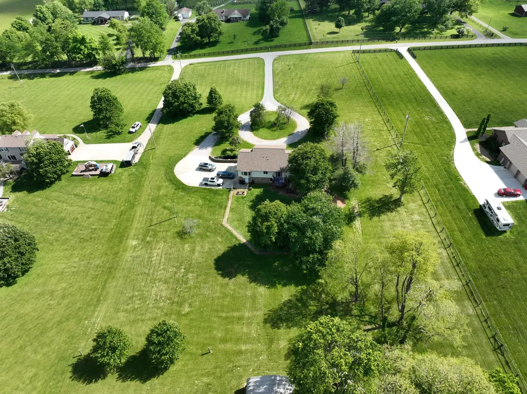5865 Van Meter Road Winchester KY 40391
