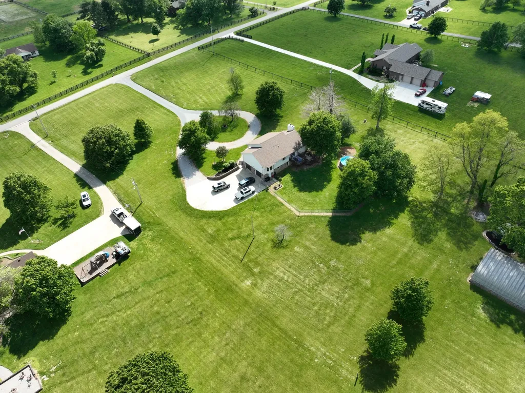 5865 Van Meter Road Winchester KY 40391