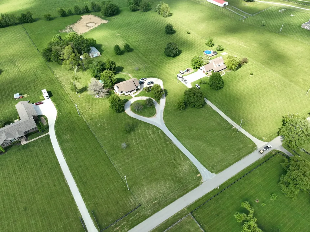 5865 Van Meter Road Winchester KY 40391