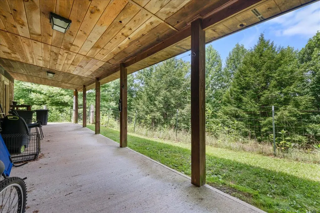 1733 Beulah Heights Road Whitley City KY 42653