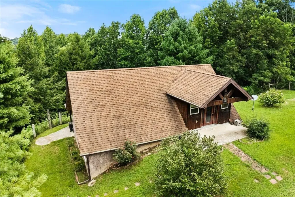 1733 Beulah Heights Road Whitley City KY 42653