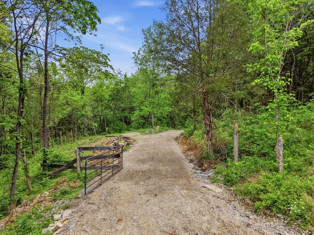 10118 Benson Pike Bagdad KY 40003