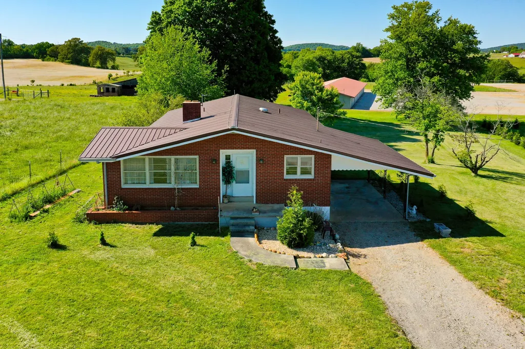 142 Highway 3284 Monticello KY 42633