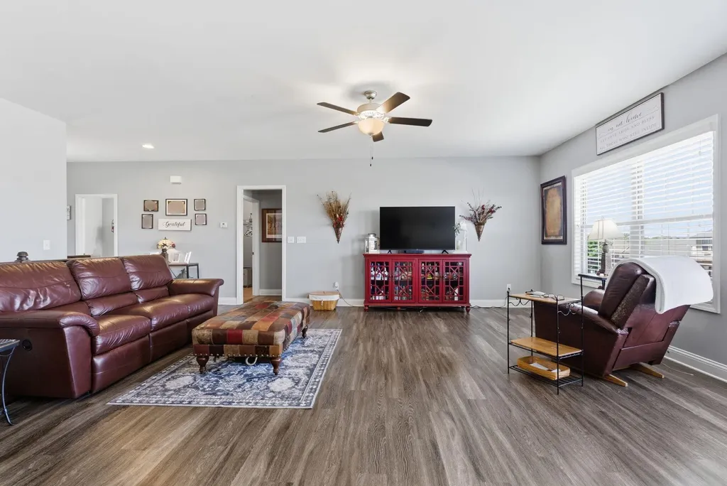 153 Shinnecock Hills Drive Georgetown KY 40324
