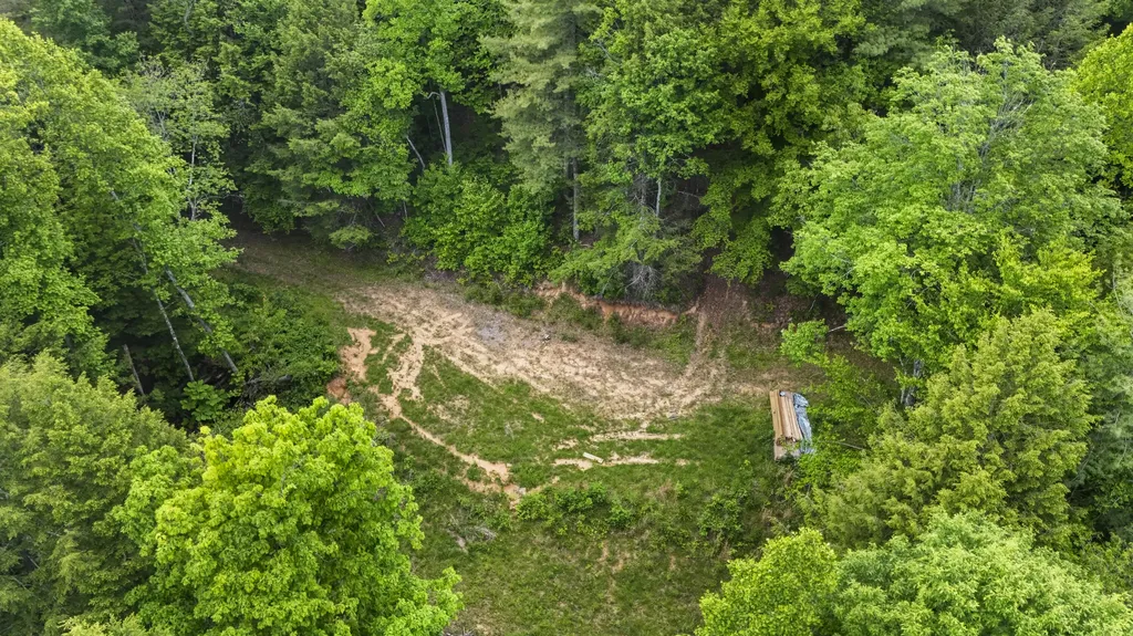 Lot 2 Mullins Point Wicked Oak Road Campton KY 41301