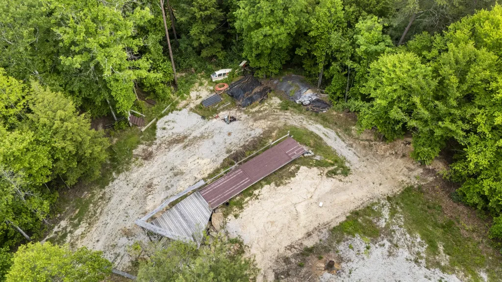Lot 2 Mullins Point Wicked Oak Road Campton KY 41301