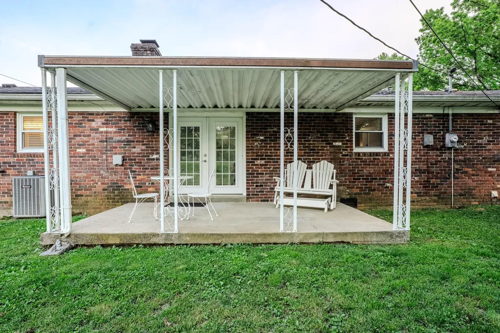 1229 Miami Trail Frankfort KY 40601