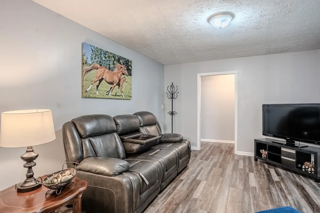 1229 Miami Trail Frankfort KY 40601