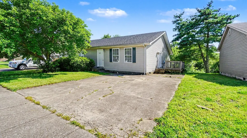 228 Blackhawk Circle Versailles KY 40383
