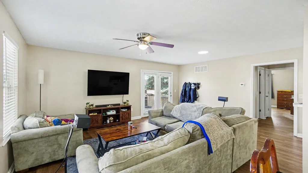 228 Blackhawk Circle Versailles KY 40383